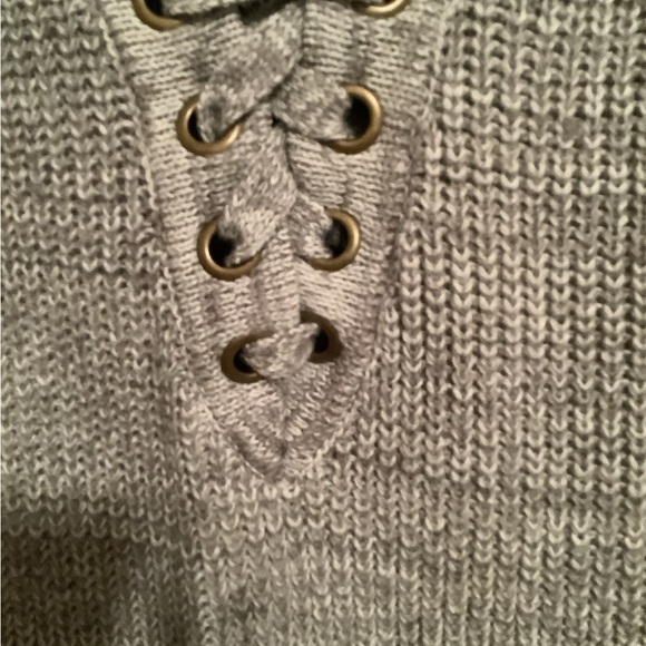 IT’S OUR TIME~SWEATER/ BLOUSE~ GREY~ SMALL - Picture 3 of 8